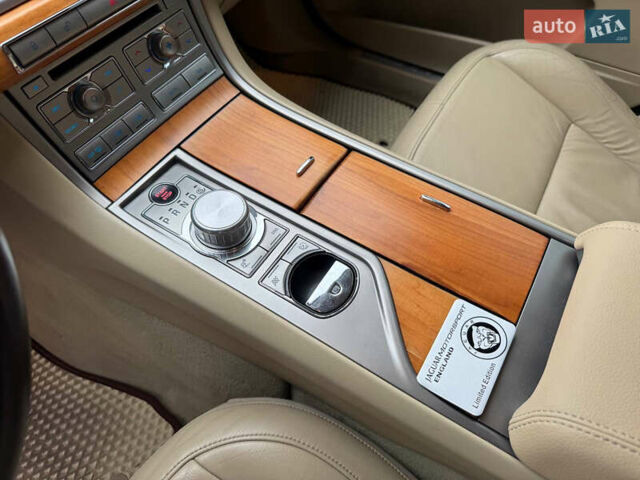 Синій Ягуар ХФ, об'ємом двигуна 2.99 л та пробігом 299 тис. км за 10900 $, фото 39 на Automoto.ua