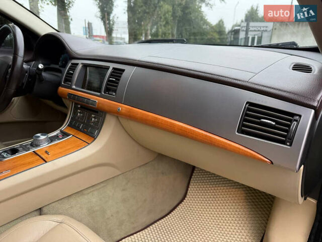 Синій Ягуар ХФ, об'ємом двигуна 2.99 л та пробігом 299 тис. км за 10900 $, фото 53 на Automoto.ua