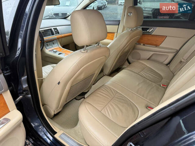 Синій Ягуар ХФ, об'ємом двигуна 2.99 л та пробігом 299 тис. км за 10900 $, фото 43 на Automoto.ua