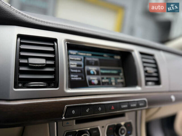 Синій Ягуар ХФ, об'ємом двигуна 2 л та пробігом 91 тис. км за 15500 $, фото 48 на Automoto.ua