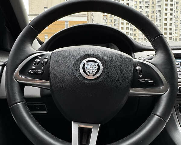 Синий Ягуар ХФ, объемом двигателя 2.18 л и пробегом 170 тыс. км за 13500 $, фото 17 на Automoto.ua