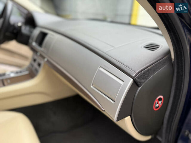 Синій Ягуар ХФ, об'ємом двигуна 2 л та пробігом 91 тис. км за 15500 $, фото 39 на Automoto.ua