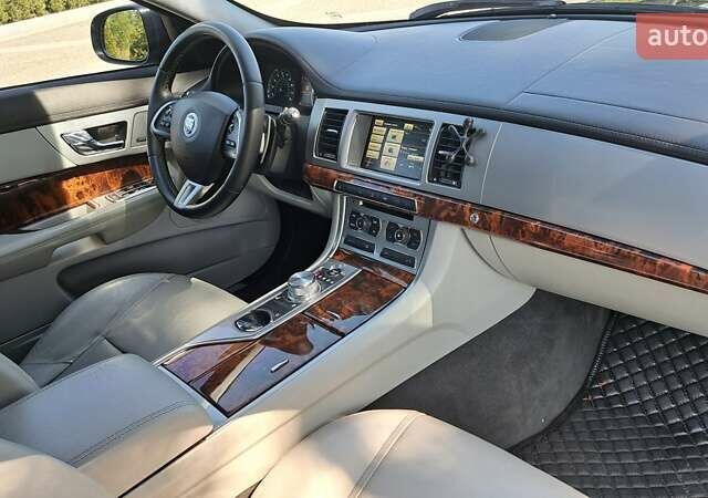 Синий Ягуар ХФ, объемом двигателя 2 л и пробегом 142 тыс. км за 9100 $, фото 51 на Automoto.ua