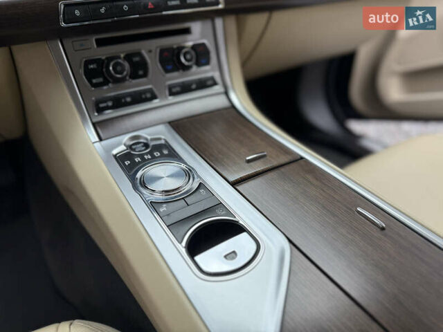 Синій Ягуар ХФ, об'ємом двигуна 2 л та пробігом 91 тис. км за 15500 $, фото 34 на Automoto.ua