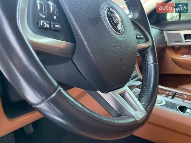 Синий Ягуар ХФ, объемом двигателя 2.97 л и пробегом 96 тыс. км за 16500 $, фото 26 на Automoto.ua