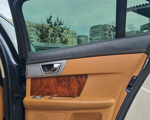 Синий Ягуар ХФ, объемом двигателя 2.97 л и пробегом 96 тыс. км за 16500 $, фото 57 на Automoto.ua