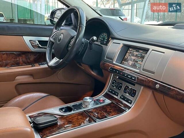 Синий Ягуар ХФ, объемом двигателя 2.97 л и пробегом 96 тыс. км за 16500 $, фото 43 на Automoto.ua