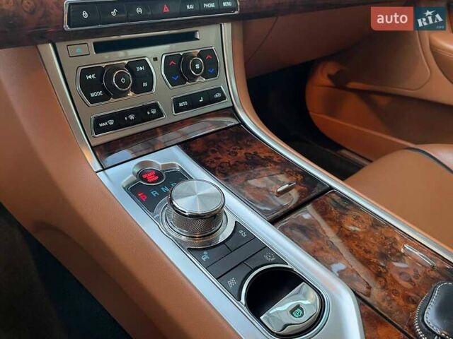 Синий Ягуар ХФ, объемом двигателя 2.97 л и пробегом 96 тыс. км за 16500 $, фото 41 на Automoto.ua