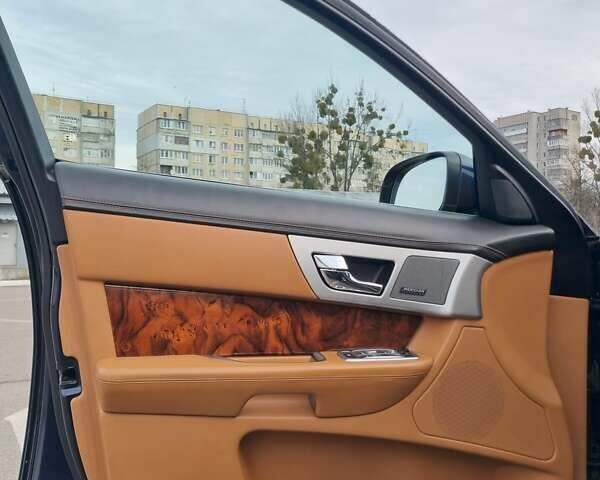 Синий Ягуар ХФ, объемом двигателя 2.97 л и пробегом 96 тыс. км за 16500 $, фото 53 на Automoto.ua