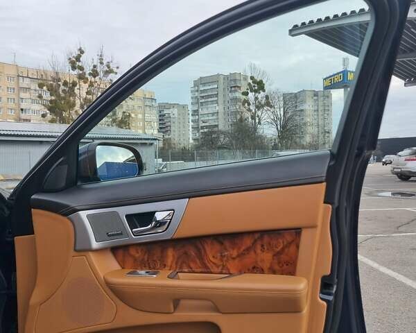 Синий Ягуар ХФ, объемом двигателя 2.97 л и пробегом 96 тыс. км за 16500 $, фото 54 на Automoto.ua