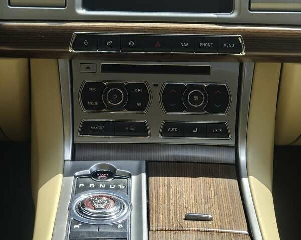 Синий Ягуар ХФ, объемом двигателя 3 л и пробегом 183 тыс. км за 15950 $, фото 27 на Automoto.ua