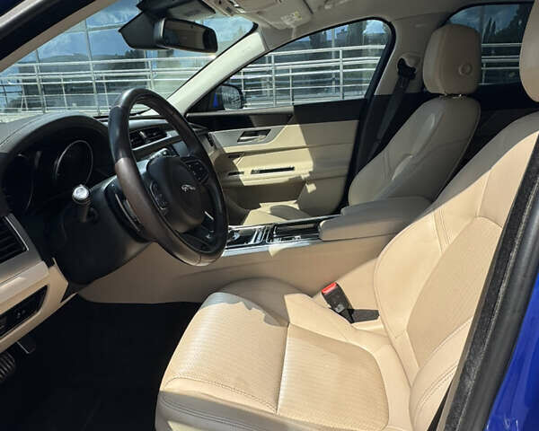 Синій Ягуар ХФ, об'ємом двигуна 2 л та пробігом 154 тис. км за 17500 $, фото 4 на Automoto.ua
