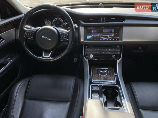 Синий Ягуар ХФ, объемом двигателя 2 л и пробегом 122 тыс. км за 16990 $, фото 10 на Automoto.ua