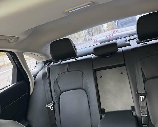 Синий Ягуар ХФ, объемом двигателя 2 л и пробегом 196 тыс. км за 17777 $, фото 3 на Automoto.ua