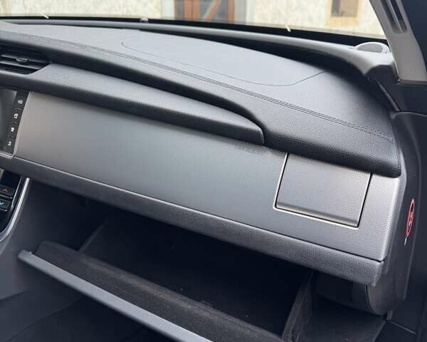 Синий Ягуар ХФ, объемом двигателя 2 л и пробегом 196 тыс. км за 17777 $, фото 16 на Automoto.ua