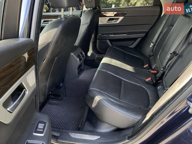 Синий Ягуар ХФ, объемом двигателя 2 л и пробегом 122 тыс. км за 16990 $, фото 9 на Automoto.ua