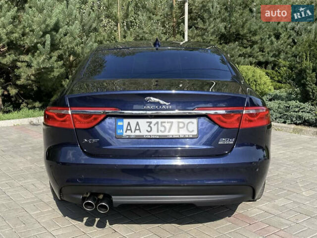 Синий Ягуар ХФ, объемом двигателя 2 л и пробегом 122 тыс. км за 16990 $, фото 4 на Automoto.ua