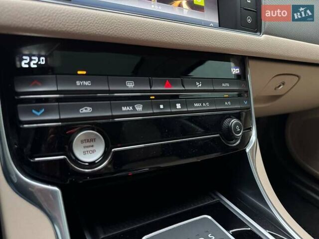 Синій Ягуар ХФ, об'ємом двигуна 3 л та пробігом 131 тис. км за 19990 $, фото 18 на Automoto.ua