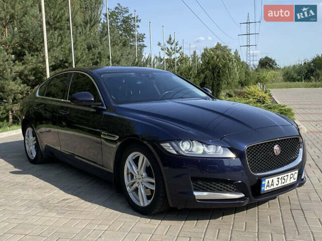 Синий Ягуар ХФ, объемом двигателя 2 л и пробегом 122 тыс. км за 16990 $, фото 2 на Automoto.ua