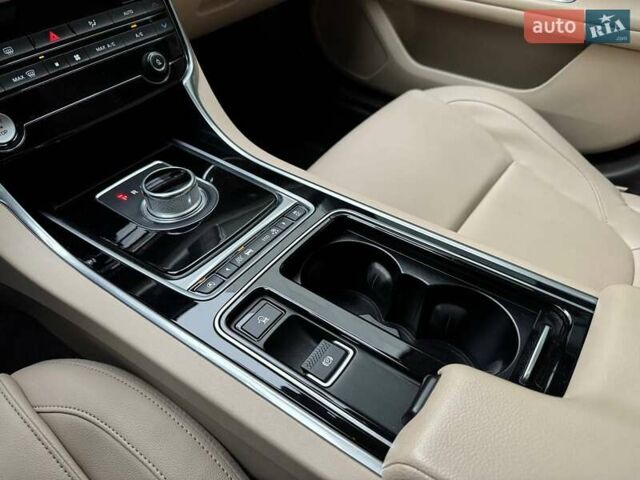 Синій Ягуар ХФ, об'ємом двигуна 3 л та пробігом 131 тис. км за 19990 $, фото 19 на Automoto.ua