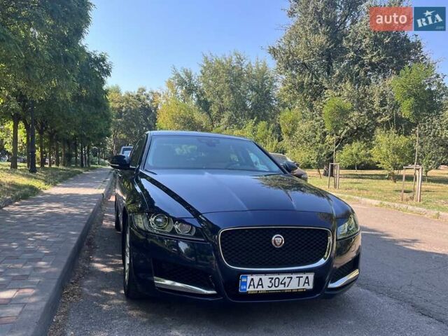 Синий Ягуар ХФ, объемом двигателя 2 л и пробегом 86 тыс. км за 22500 $, фото 2 на Automoto.ua