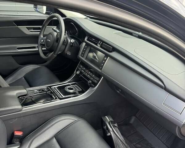 Ягуар ХФ 2017 в Львове на Automoto.ua Синий Ягуар ХФ, объемом двигателя 2 л и пробегом 205 тыс. км за 16000 $, фото 7 на Automoto.ua