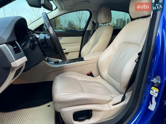 Синий Ягуар ХФ, объемом двигателя 2 л и пробегом 98 тыс. км за 15990 $, фото 7 на Automoto.ua