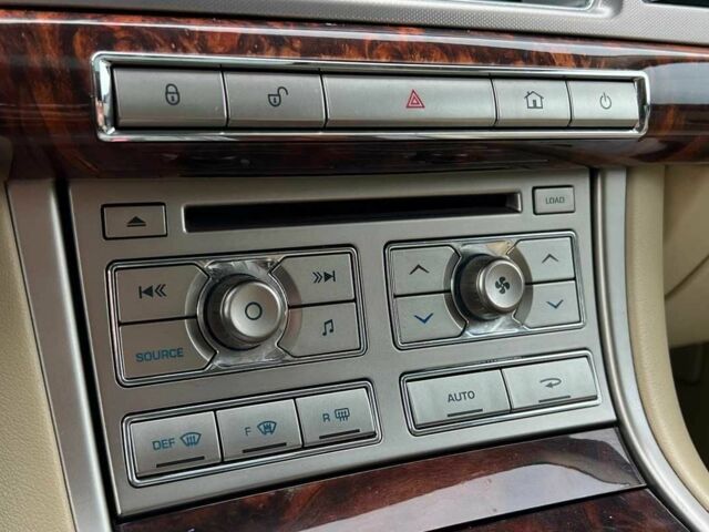 Зеленый Ягуар ХФ, объемом двигателя 3 л и пробегом 153 тыс. км за 13300 $, фото 15 на Automoto.ua