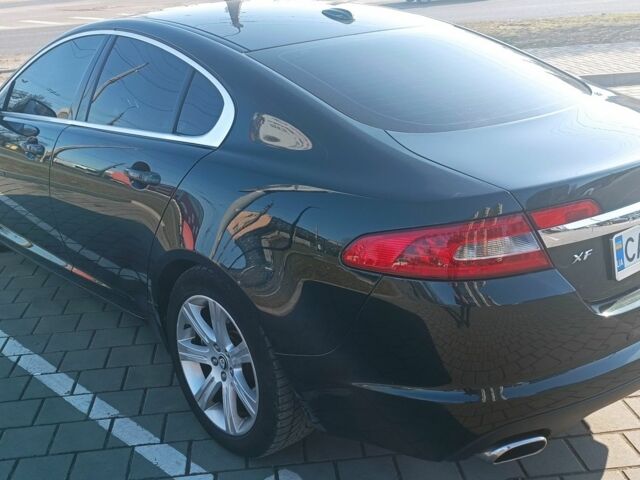 Зелений Ягуар ХФ, об'ємом двигуна 3 л та пробігом 210 тис. км за 11056 $, фото 1 на Automoto.ua