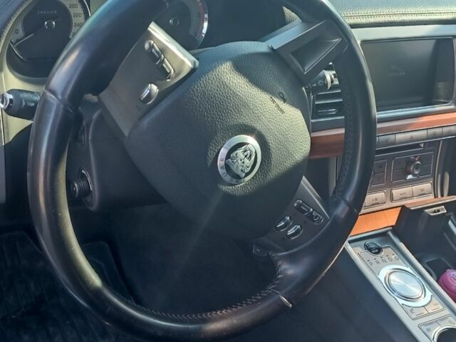 Зелений Ягуар ХФ, об'ємом двигуна 3 л та пробігом 210 тис. км за 11056 $, фото 7 на Automoto.ua