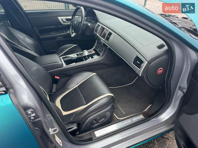 Зелений Ягуар ХФ, об'ємом двигуна 5 л та пробігом 104 тис. км за 36000 $, фото 10 на Automoto.ua