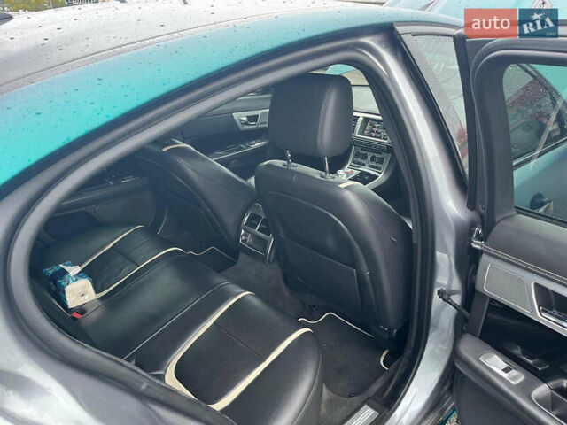 Зелений Ягуар ХФ, об'ємом двигуна 5 л та пробігом 104 тис. км за 36000 $, фото 8 на Automoto.ua