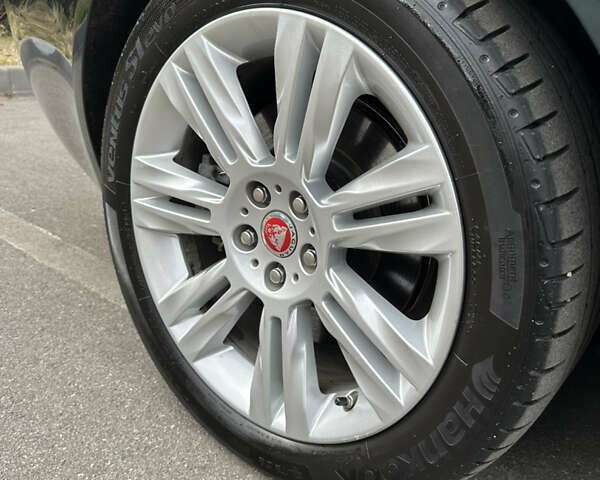 Ягуар ХФ 2016 в Днепре (Днепропетровске) на Automoto.ua Зеленый Ягуар ХФ, объемом двигателя 3 л и пробегом 130 тыс. км за 16500 $, фото 7 на Automoto.ua