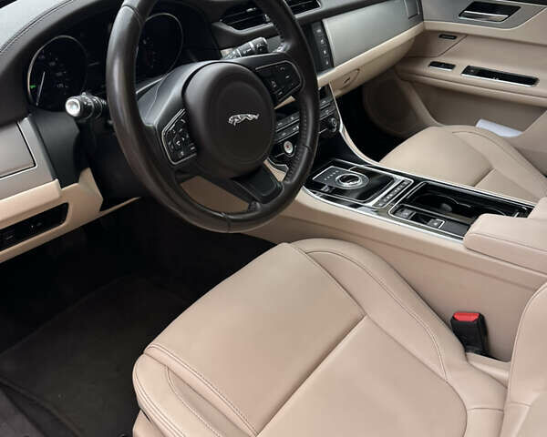 Ягуар ХФ 2016 в Днепре (Днепропетровске) на Automoto.ua Зеленый Ягуар ХФ, объемом двигателя 3 л и пробегом 130 тыс. км за 16500 $, фото 11 на Automoto.ua