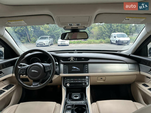 Ягуар ХФ 2016 в Днепре (Днепропетровске) на Automoto.ua Зеленый Ягуар ХФ, объемом двигателя 3 л и пробегом 130 тыс. км за 16500 $, фото 9 на Automoto.ua