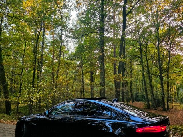 Чорний Ягуар ХФР, об'ємом двигуна 2 л та пробігом 110 тис. км за 20282 $, фото 6 на Automoto.ua