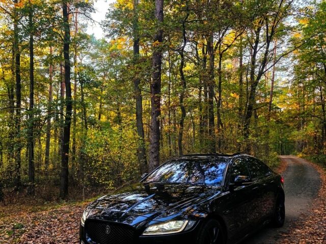 Чорний Ягуар ХФР, об'ємом двигуна 2 л та пробігом 110 тис. км за 20282 $, фото 2 на Automoto.ua