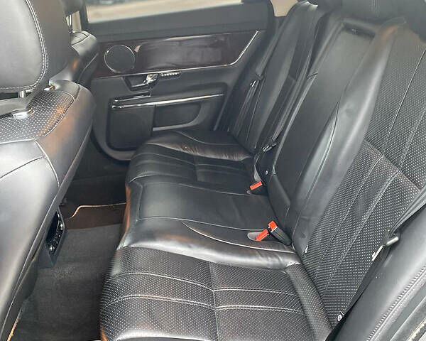 Білий Ягуар Ікс Джей, об'ємом двигуна 3 л та пробігом 194 тис. км за 19950 $, фото 29 на Automoto.ua