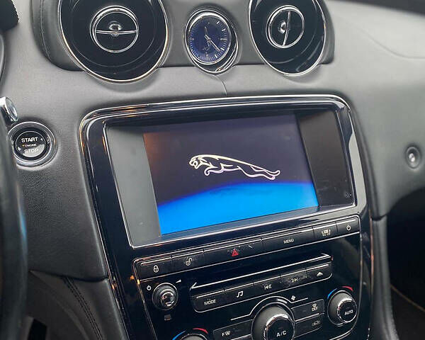 Білий Ягуар Ікс Джей, об'ємом двигуна 3 л та пробігом 194 тис. км за 19950 $, фото 21 на Automoto.ua