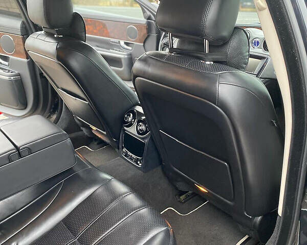 Білий Ягуар Ікс Джей, об'ємом двигуна 3 л та пробігом 194 тис. км за 19950 $, фото 45 на Automoto.ua