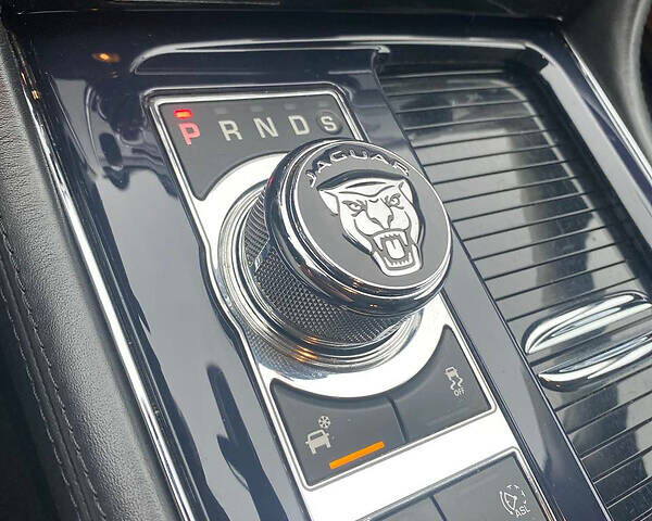 Білий Ягуар Ікс Джей, об'ємом двигуна 3 л та пробігом 194 тис. км за 19950 $, фото 36 на Automoto.ua