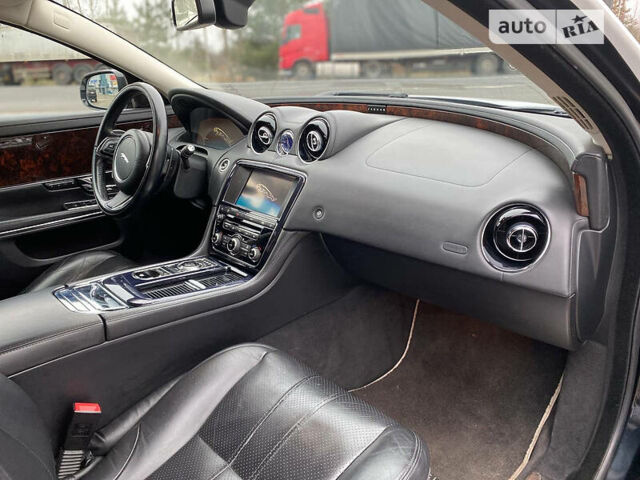 Білий Ягуар Ікс Джей, об'ємом двигуна 3 л та пробігом 194 тис. км за 19950 $, фото 51 на Automoto.ua