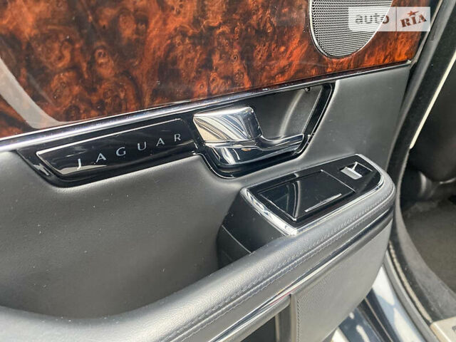 Білий Ягуар Ікс Джей, об'ємом двигуна 3 л та пробігом 194 тис. км за 19950 $, фото 34 на Automoto.ua