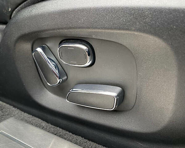 Білий Ягуар Ікс Джей, об'ємом двигуна 3 л та пробігом 194 тис. км за 19950 $, фото 56 на Automoto.ua