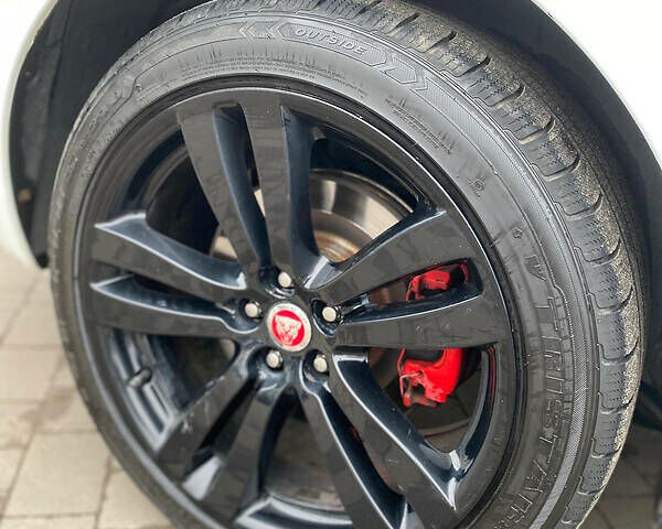 Білий Ягуар Ікс Джей, об'ємом двигуна 3 л та пробігом 194 тис. км за 19950 $, фото 48 на Automoto.ua