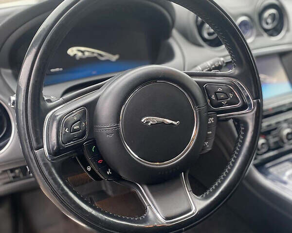 Білий Ягуар Ікс Джей, об'ємом двигуна 3 л та пробігом 194 тис. км за 19950 $, фото 22 на Automoto.ua