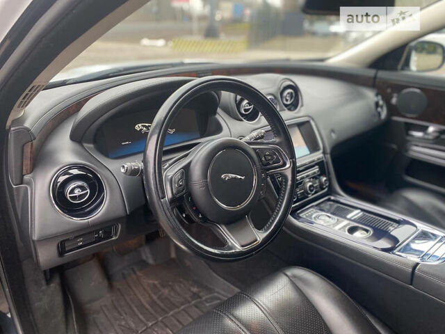 Білий Ягуар Ікс Джей, об'ємом двигуна 3 л та пробігом 194 тис. км за 19950 $, фото 27 на Automoto.ua