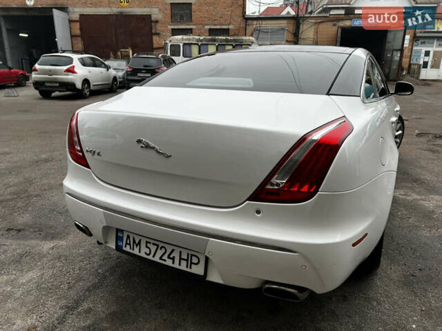 Білий Ягуар Ікс Джей, об'ємом двигуна 3 л та пробігом 150 тис. км за 20000 $, фото 4 на Automoto.ua