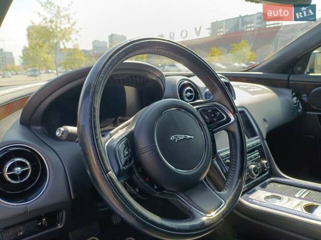 Ягуар Икс Джей 2013 в Киеве на Automoto.ua Белый Ягуар Икс Джей, объемом двигателя 3 л и пробегом 210 тыс. км за 17500 $, фото 7 на Automoto.ua