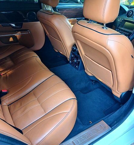 Белый Ягуар Икс Джей, объемом двигателя 3 л и пробегом 156 тыс. км за 22000 $, фото 1 на Automoto.ua